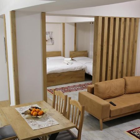 Modern Marvel Apartment Krujë Eksteriør billede