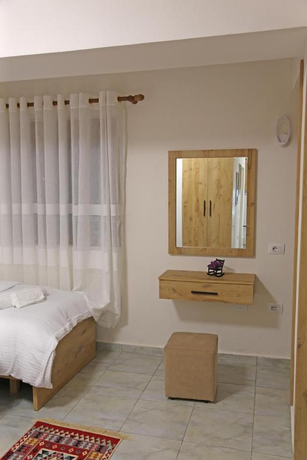 Modern Marvel Apartment Krujë Eksteriør billede